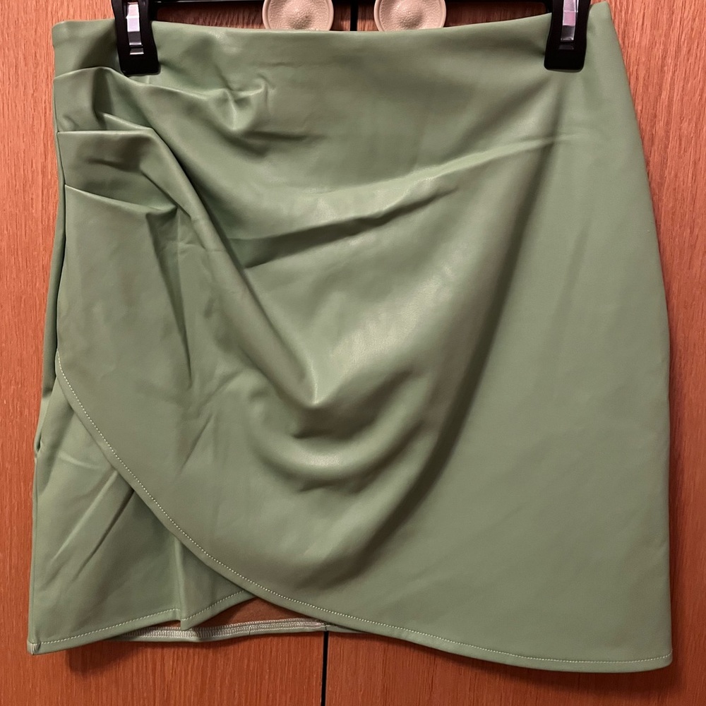 Forever 21 The Moon Faux Leather Tulip Skirt